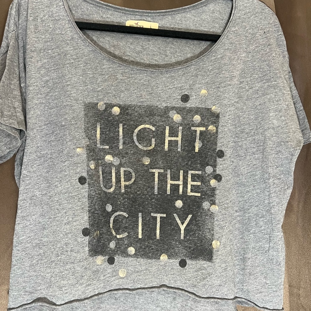 Hollister crop top shirt